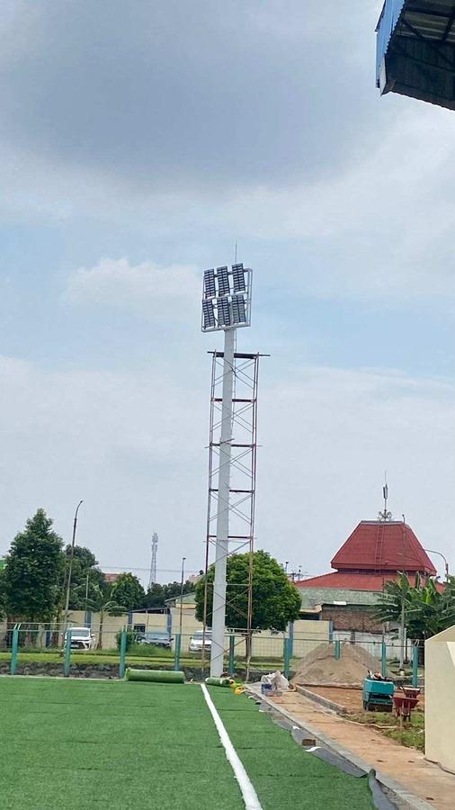 Project Stadion Mahakam Depok lampu sorot LED SFM1000 1000 watt pada tiang tinggi
