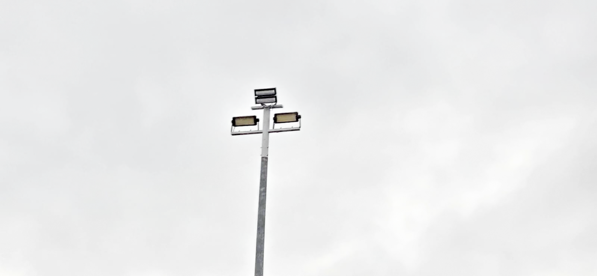 Lampu sorot modular SFM untuk penerangan area luas